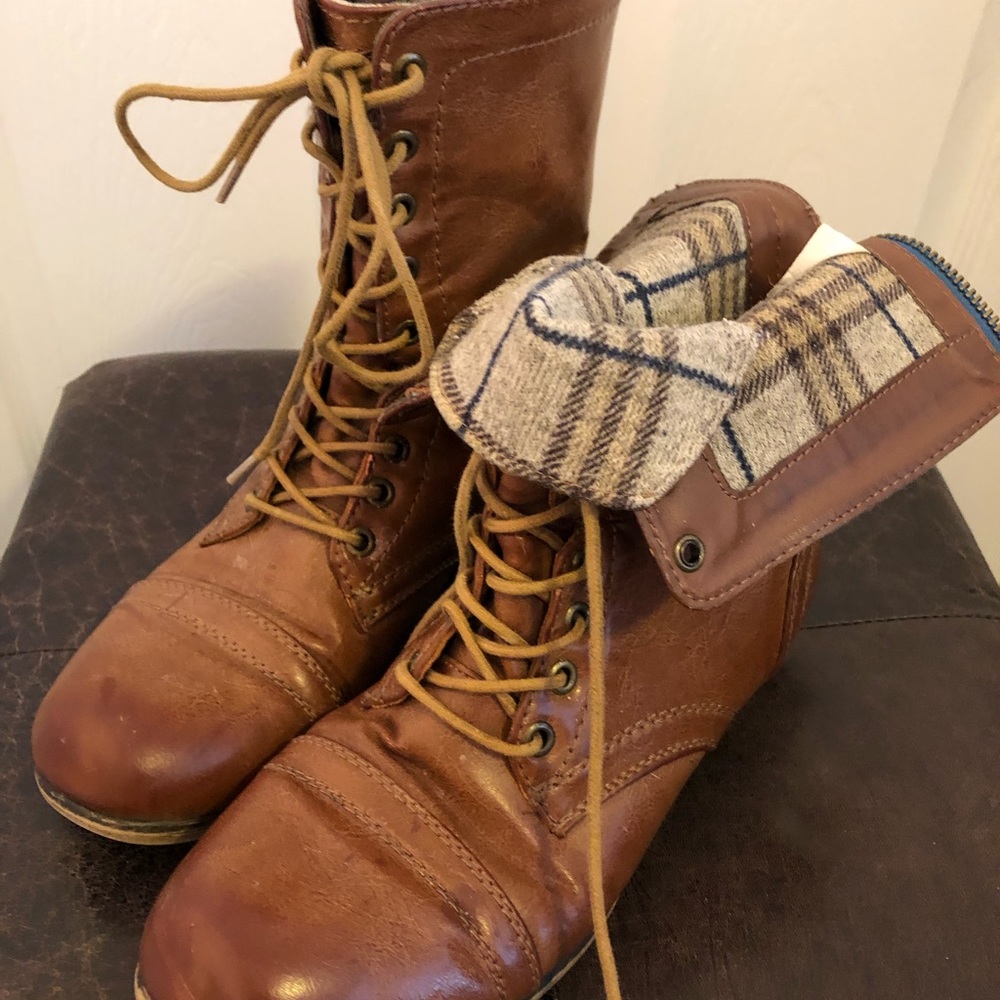 Steve Madden lace-up boots